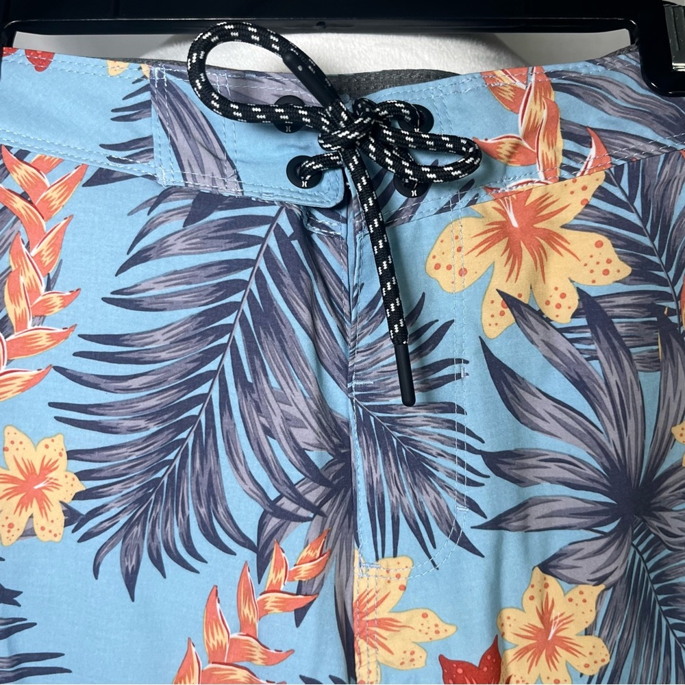 Hurley Men's Hawaiian Floral Board Shorts Light Blue, Yellow, Red Flowers Sz 30 - Picture 2 of 7